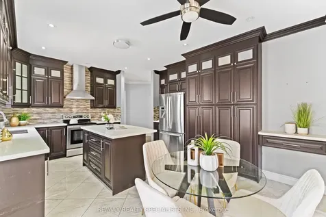 14 Banks Drive Brampton ON L6P 1C7