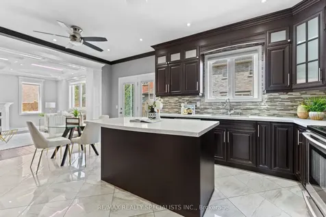 14 Banks Drive Brampton ON L6P 1C7