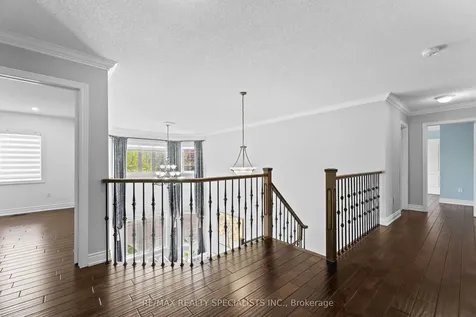 14 Banks Drive Brampton ON L6P 1C7