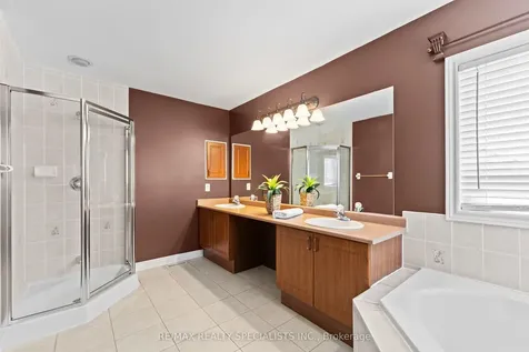 14 Banks Drive Brampton ON L6P 1C7