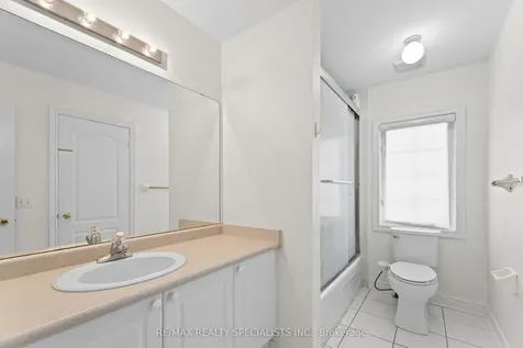 14 Banks Drive Brampton ON L6P 1C7