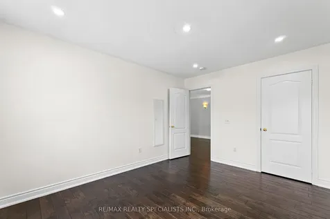 14 Banks Drive Brampton ON L6P 1C7