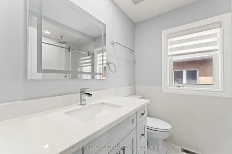 14 Banks Drive Brampton ON L6P 1C7