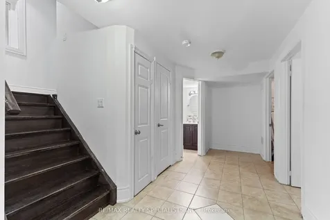 14 Banks Drive Brampton ON L6P 1C7