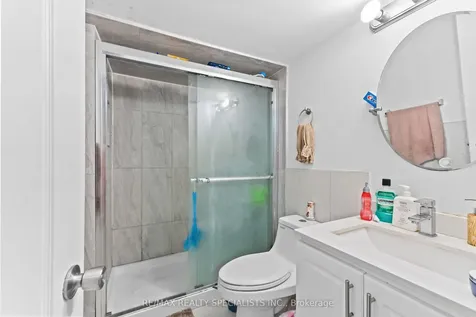 14 Banks Drive Brampton ON L6P 1C7