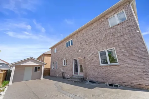 14 Banks Drive Brampton ON L6P 1C7