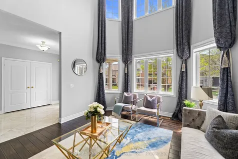 14 Banks Drive Brampton ON L6P 1C7