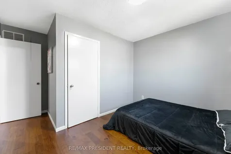 12 Summertime Court Brampton ON L6Z 2B4