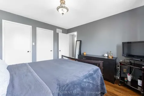 12 Summertime Court Brampton ON L6Z 2B4