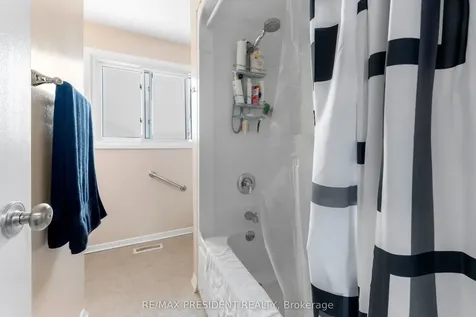 12 Summertime Court Brampton ON L6Z 2B4