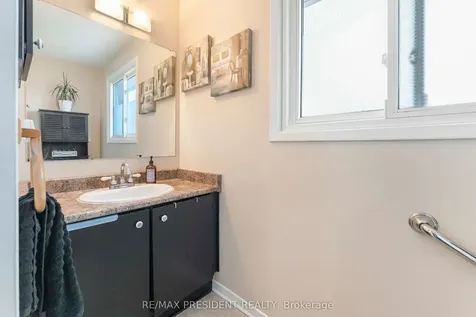 12 Summertime Court Brampton ON L6Z 2B4