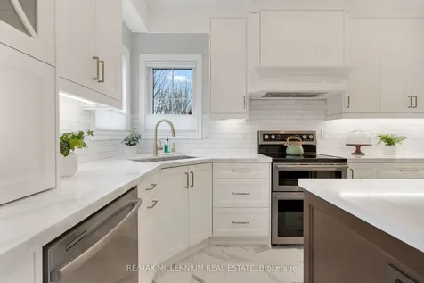 13 Belleville Drive Brampton ON L6P 1V7