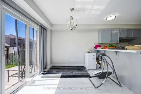 14 Sunny Glen Crescent Brampton ON L7A 2C6