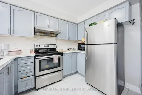 14 Sunny Glen Crescent Brampton ON L7A 2C6