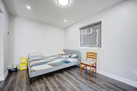 14 Sunny Glen Crescent Brampton ON L7A 2C6