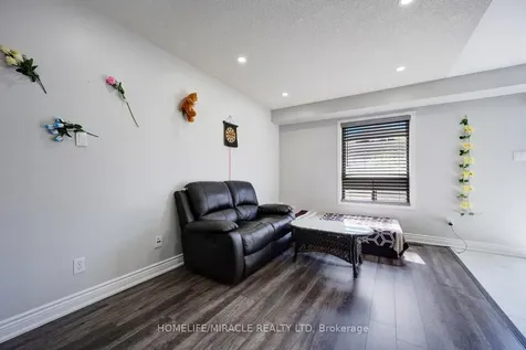 14 Sunny Glen Crescent Brampton ON L7A 2C6