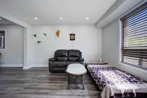 14 Sunny Glen Crescent Brampton ON L7A 2C6