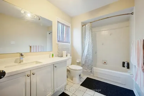 14 Sunny Glen Crescent Brampton ON L7A 2C6