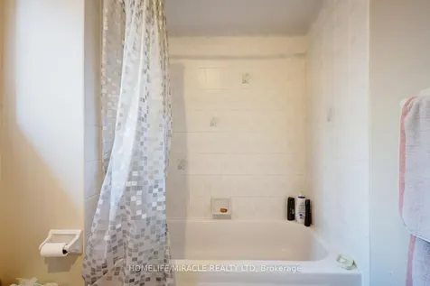 14 Sunny Glen Crescent Brampton ON L7A 2C6