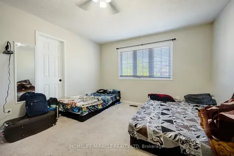 14 Sunny Glen Crescent Brampton ON L7A 2C6