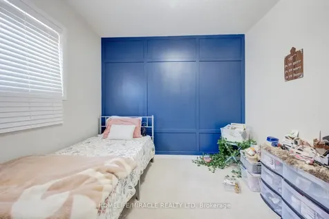 14 Sunny Glen Crescent Brampton ON L7A 2C6