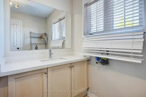 14 Sunny Glen Crescent Brampton ON L7A 2C6