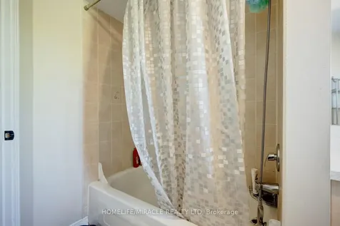 14 Sunny Glen Crescent Brampton ON L7A 2C6