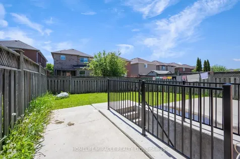 14 Sunny Glen Crescent Brampton ON L7A 2C6