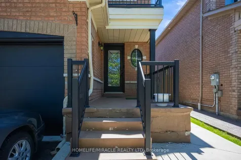 14 Sunny Glen Crescent Brampton ON L7A 2C6