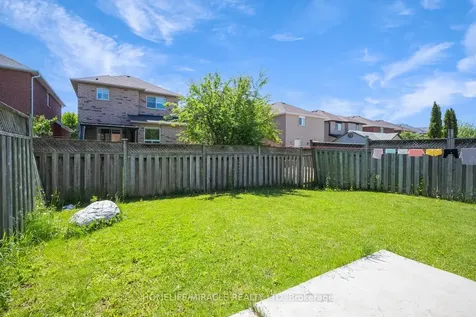 14 Sunny Glen Crescent Brampton ON L7A 2C6