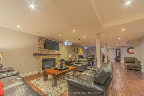 59 Lord Simcoe Drive Brampton ON L6S 5G7