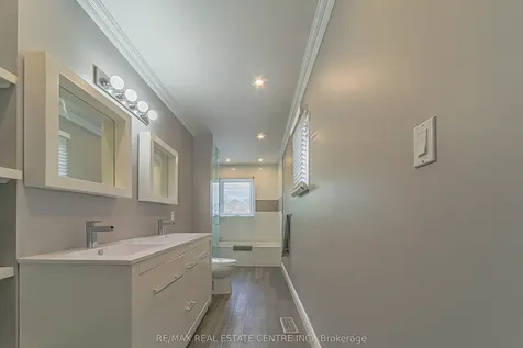 59 Lord Simcoe Drive Brampton ON L6S 5G7