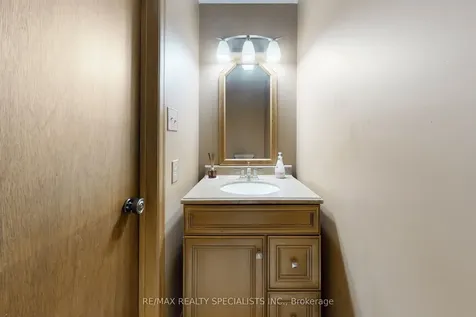 34 Schubert Crescent Brampton ON L6Y 2R1