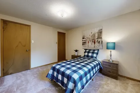 34 Schubert Crescent Brampton ON L6Y 2R1