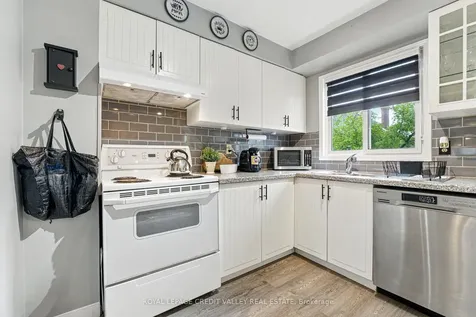 24 Sandmere Avenue Brampton ON L6Z 4B3