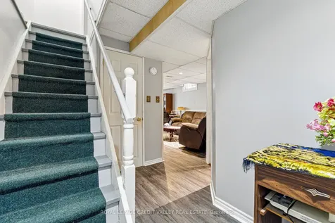 24 Sandmere Avenue Brampton ON L6Z 4B3