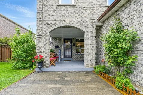 24 Sandmere Avenue Brampton ON L6Z 4B3