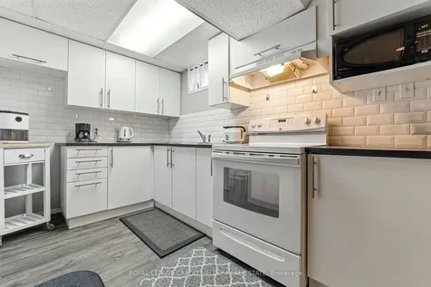 24 Sandmere Avenue Brampton ON L6Z 4B3