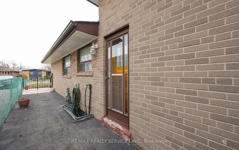 140 Clarence Street Brampton ON L6W 1S9