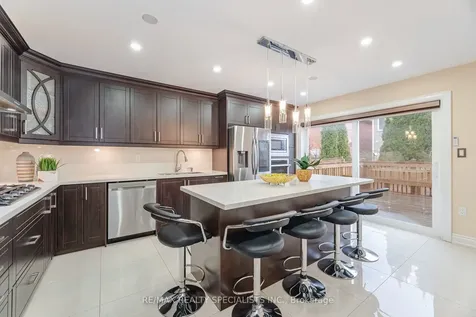 11 Redcastle Street Brampton ON L7A 1P1