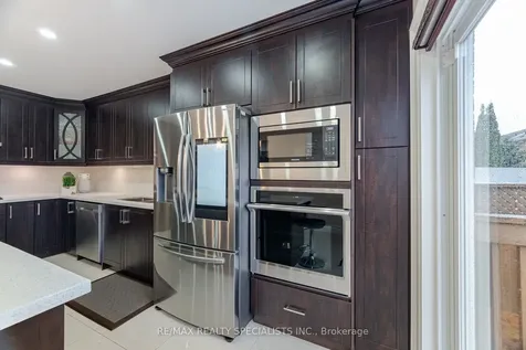 11 Redcastle Street Brampton ON L7A 1P1