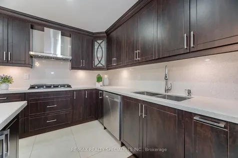 11 Redcastle Street Brampton ON L7A 1P1