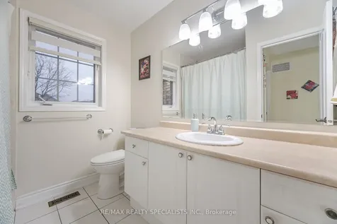 11 Redcastle Street Brampton ON L7A 1P1