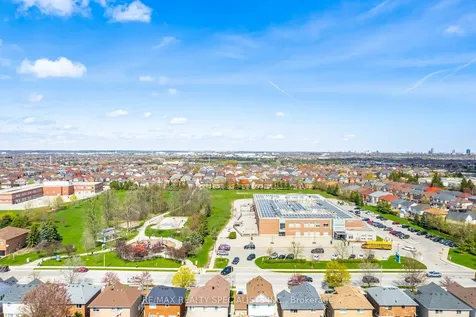 11 Redcastle Street Brampton ON L7A 1P1