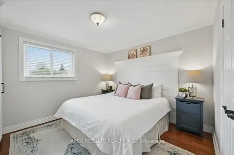 1478 Epping Court Burlington ON L7M 1P6