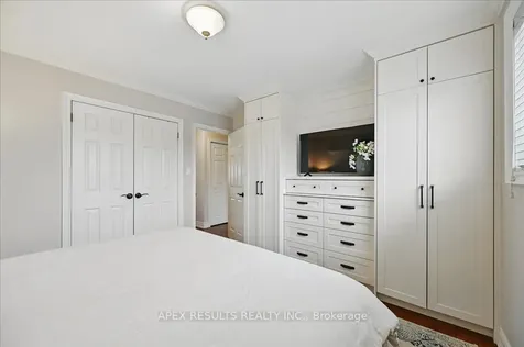 1478 Epping Court Burlington ON L7M 1P6