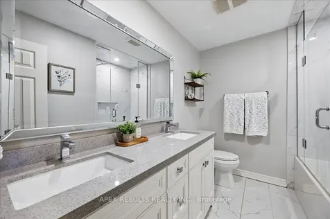 1478 Epping Court Burlington ON L7M 1P6