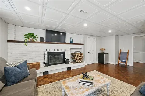 1478 Epping Court Burlington ON L7M 1P6