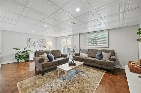 1478 Epping Court Burlington ON L7M 1P6