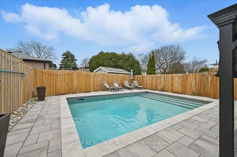 1478 Epping Court Burlington ON L7M 1P6